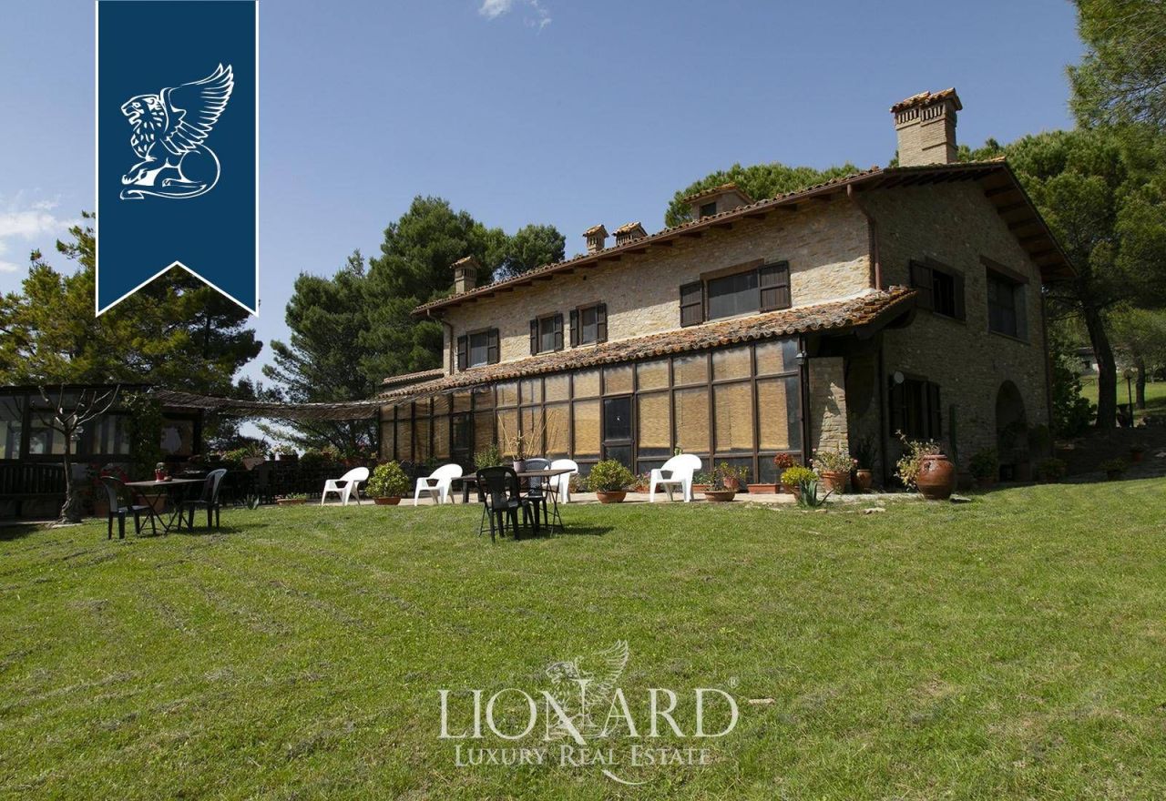 Ферма в Перудже, Италия, 2 000 м² - фото 6