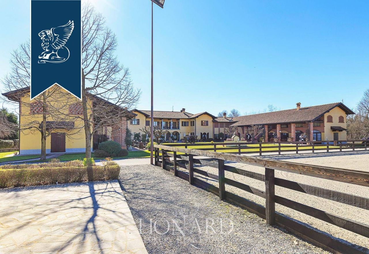 Ферма в Монце, Италия, 3 700 м² - фото 7