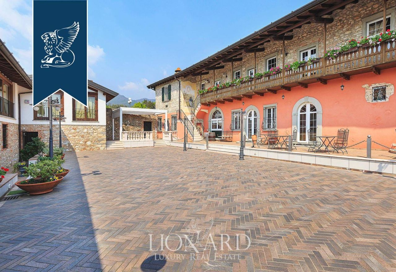 Ферма в Сало, Италия, 2 500 м² - фото 7