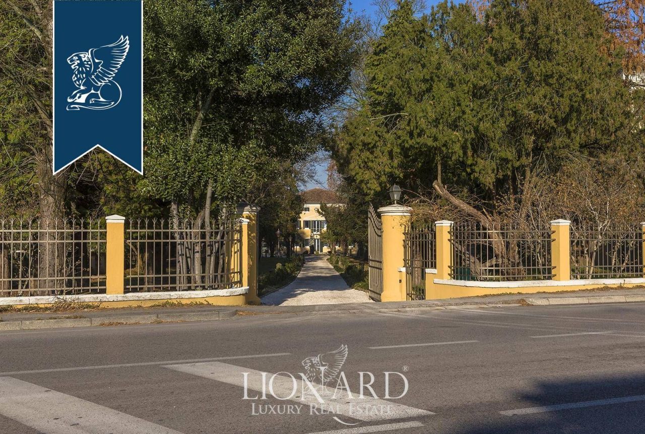 Вилла в Венеции, Италия, 750 м² - фото 8