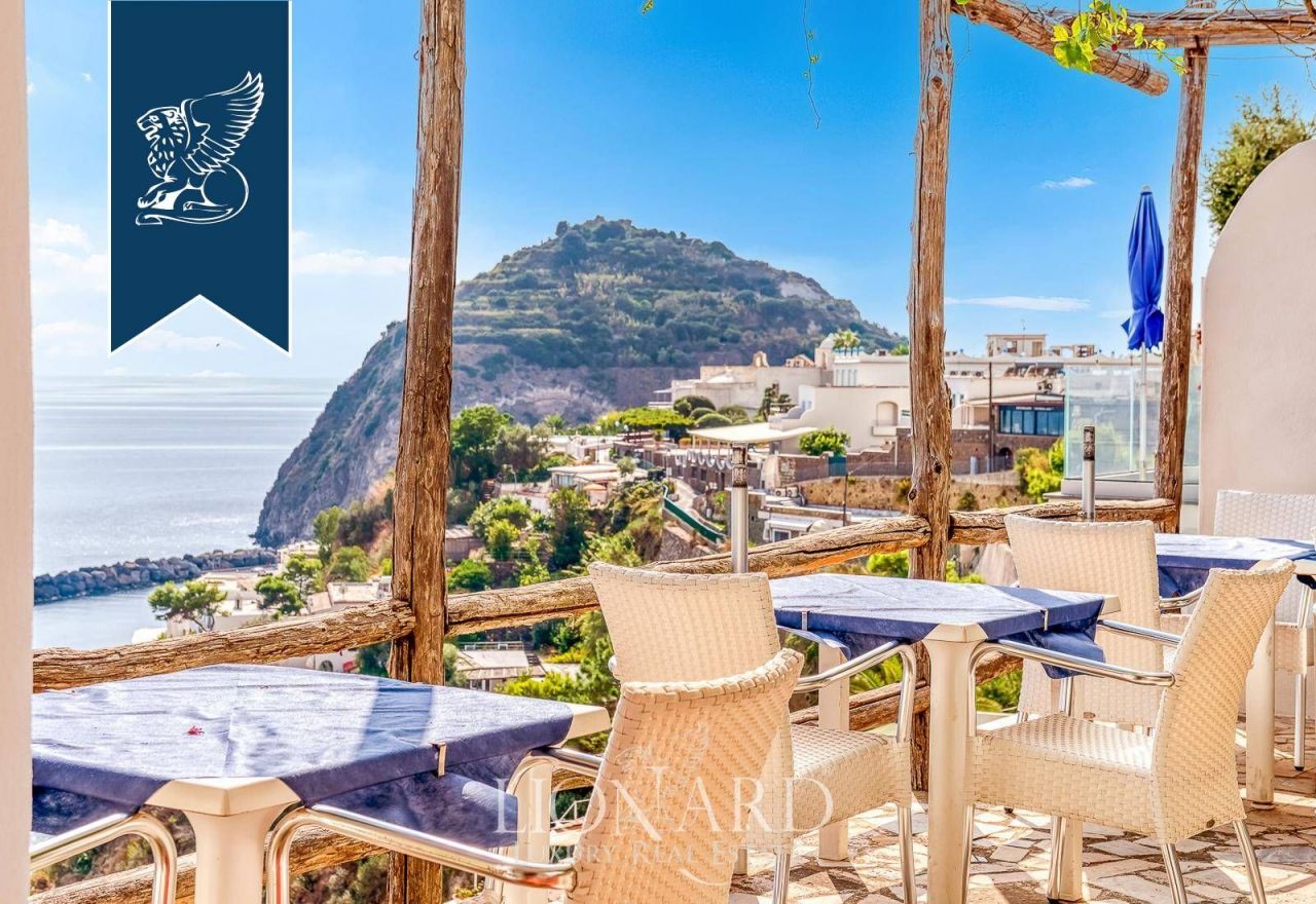 Отель, гостиница в Неаполе, Италия, 400 м² - фото 8