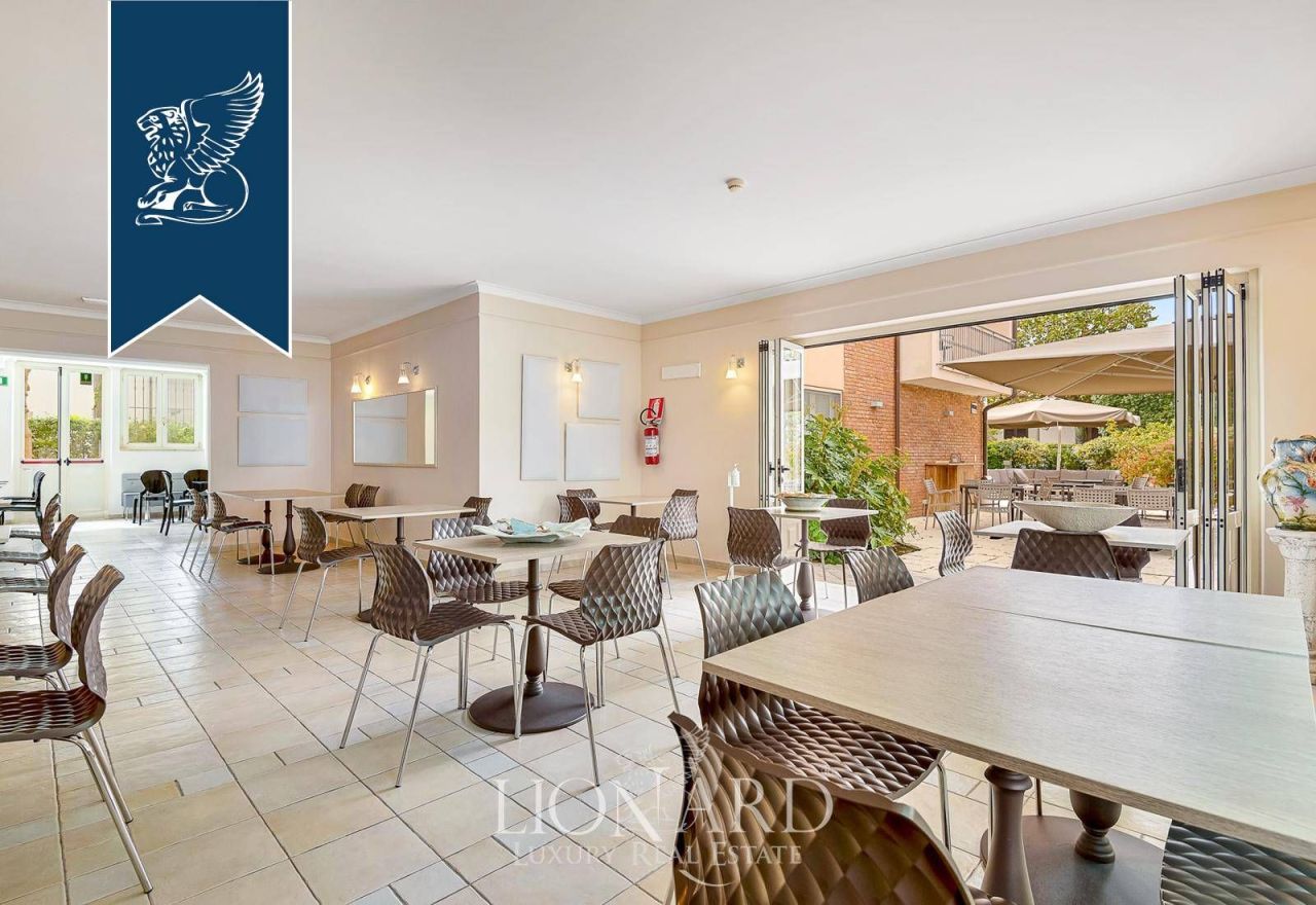 Отель, гостиница в Форте деи Марми, Италия, 1 000 м² - фото 8