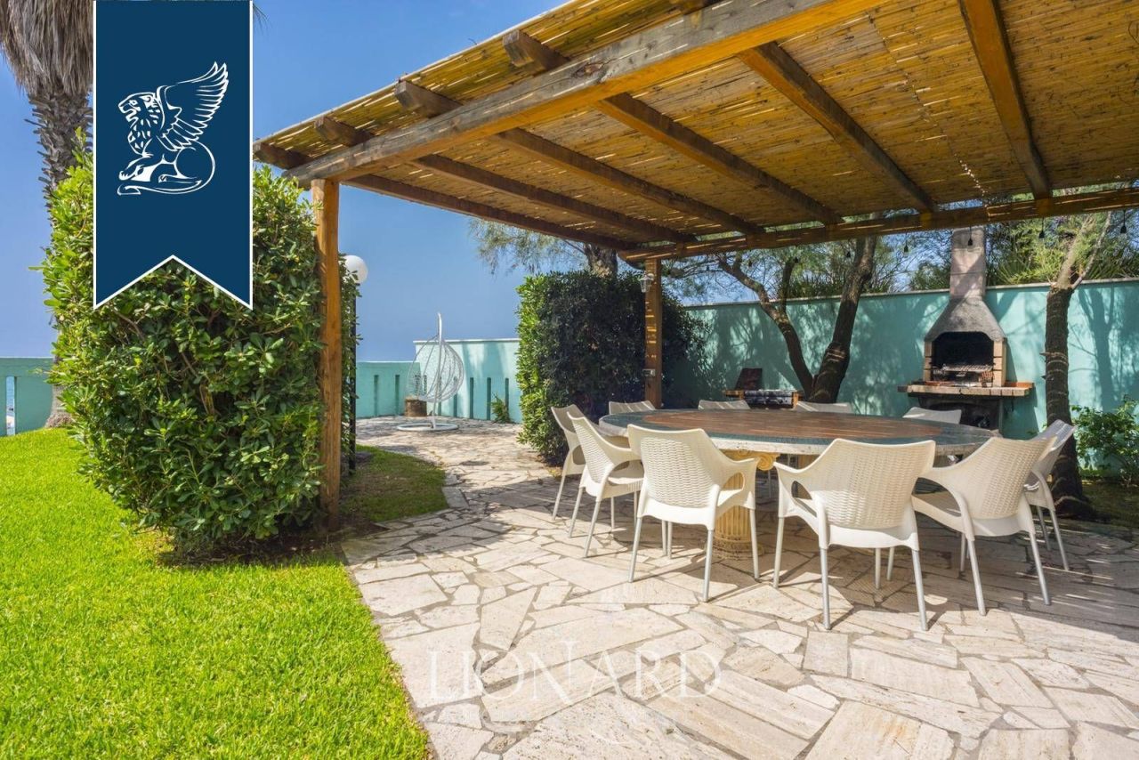 Вилла в Латина, Италия, 550 м² - фото 8