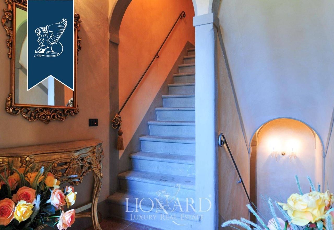 Вилла в Ареццо, Италия, 2 000 м² - фото 8