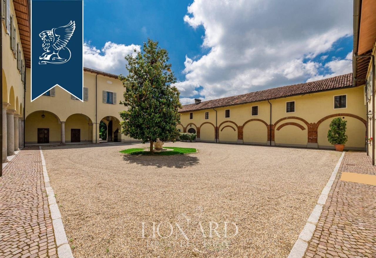 Ферма в Павии, Италия, 2 000 м² - фото 8