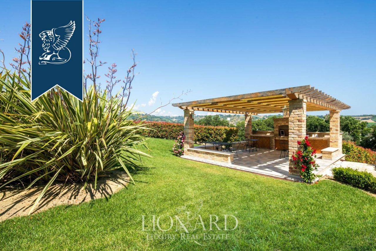 Ферма в Асколи Пичено, Италия, 400 м² - фото 8