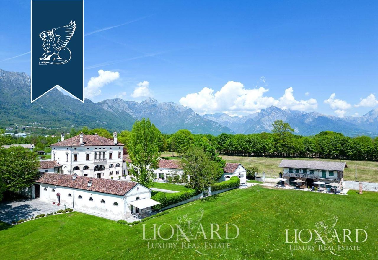 Вилла в Беллуно, Италия, 2 500 м² - фото 8