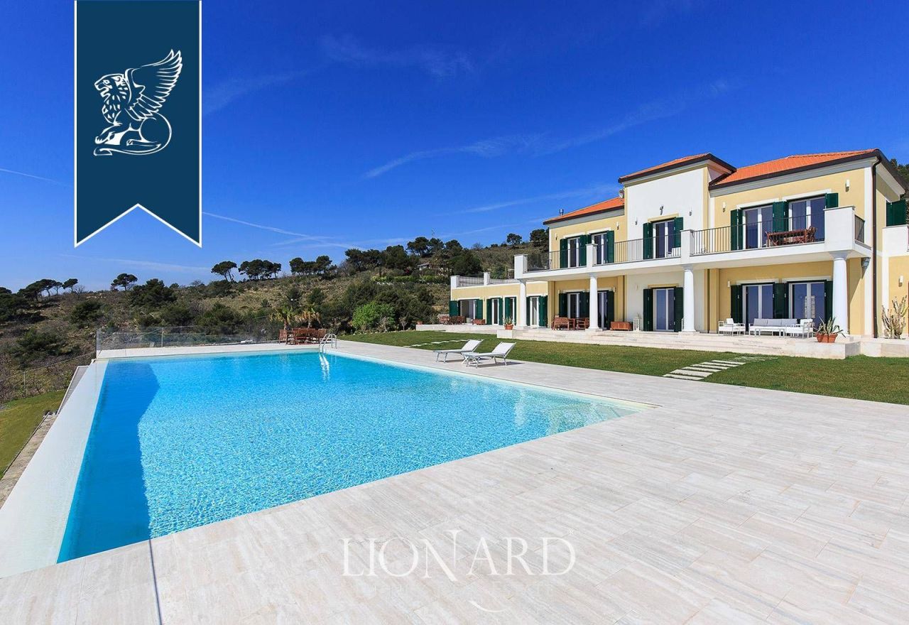 Вилла в Империи, Италия, 800 м² - фото 8