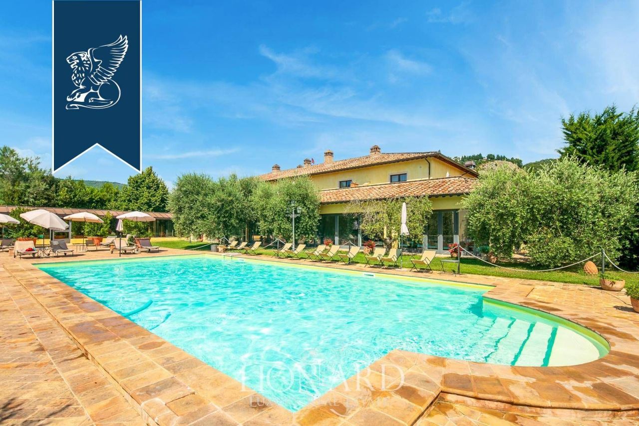 Отель, гостиница в Корчано, Италия, 3 700 м² - фото 8