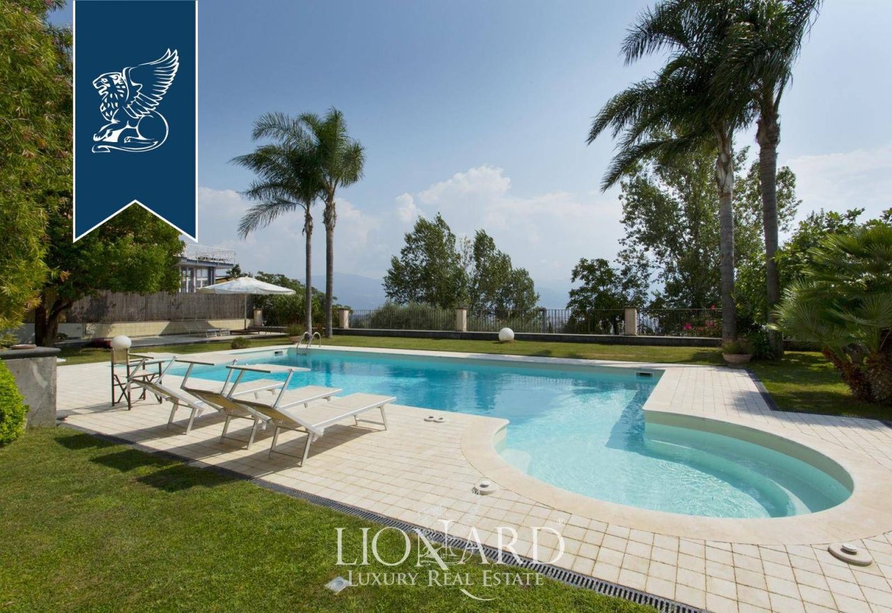 Вилла в Неаполе, Италия, 500 м² - фото 8