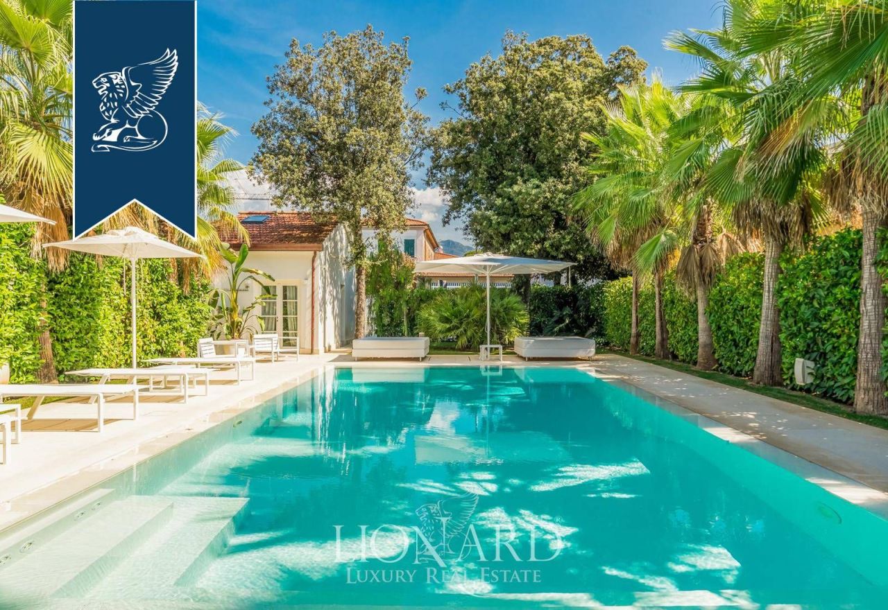 Вилла в Пьетрасанте, Италия, 350 м² - фото 8