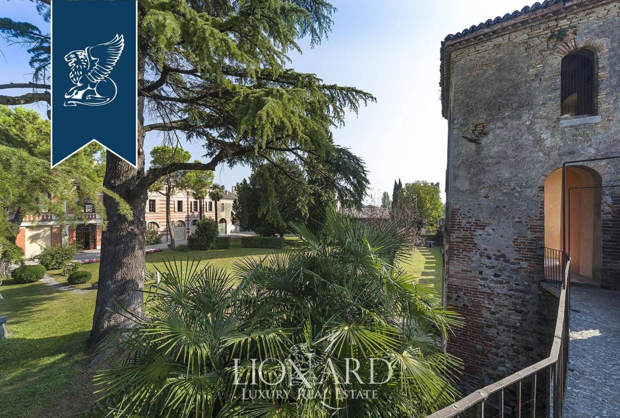 Замок в Мантуе, Италия, 2 500 м² - фото 8