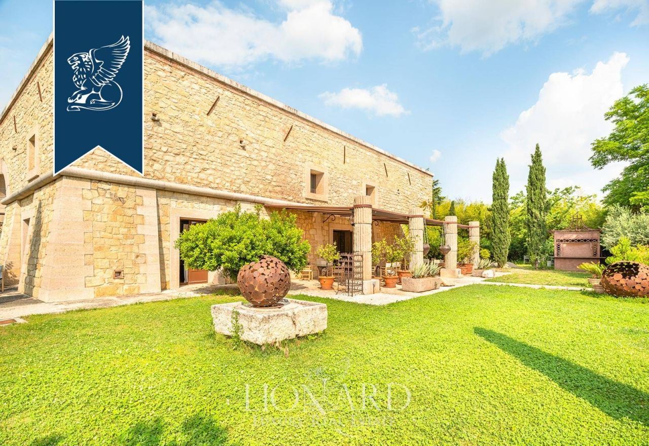 Вилла в Вероне, Италия, 1 300 м² - фото 8