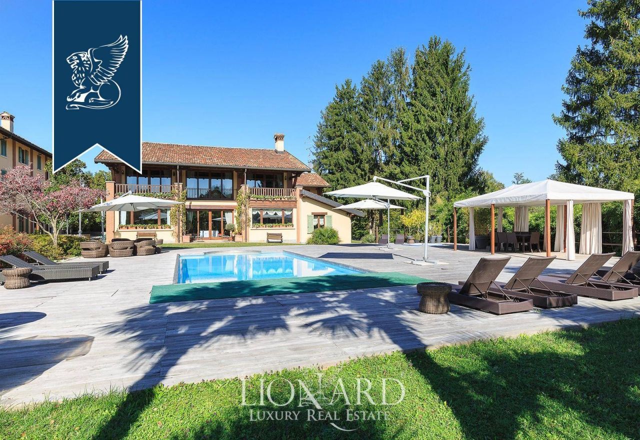 Вилла в Традате, Италия, 3 200 м² - фото 8