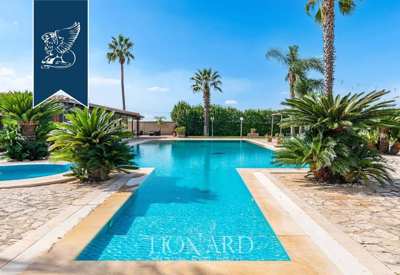 Вилла в Таранто, Италия, 1 000 м² - фото 8