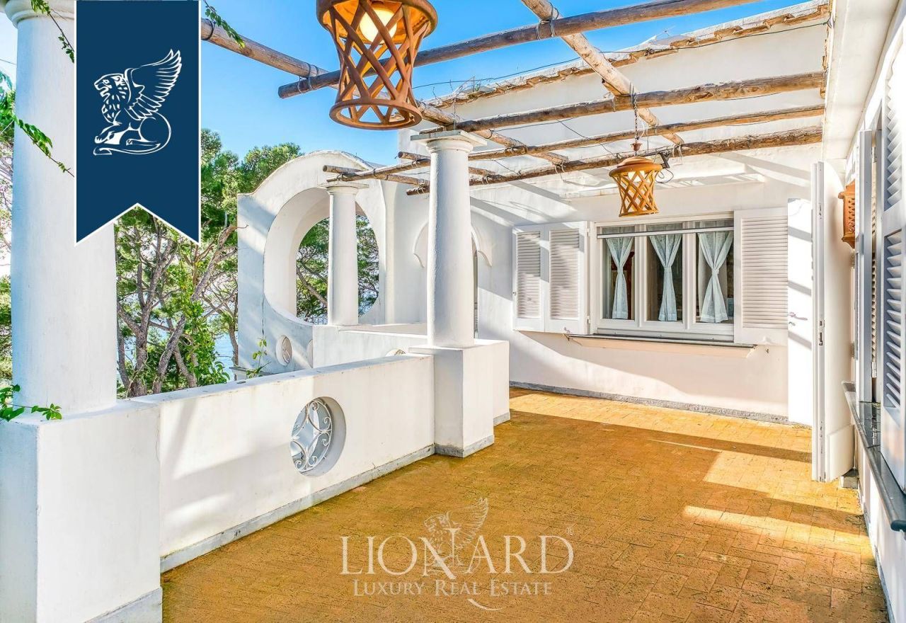 Вилла в Неаполе, Италия, 430 м² - фото 8