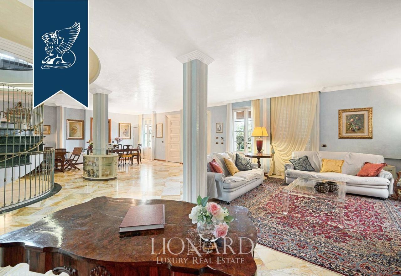 Вилла в Лукке, Италия, 1 680 м² - фото 8