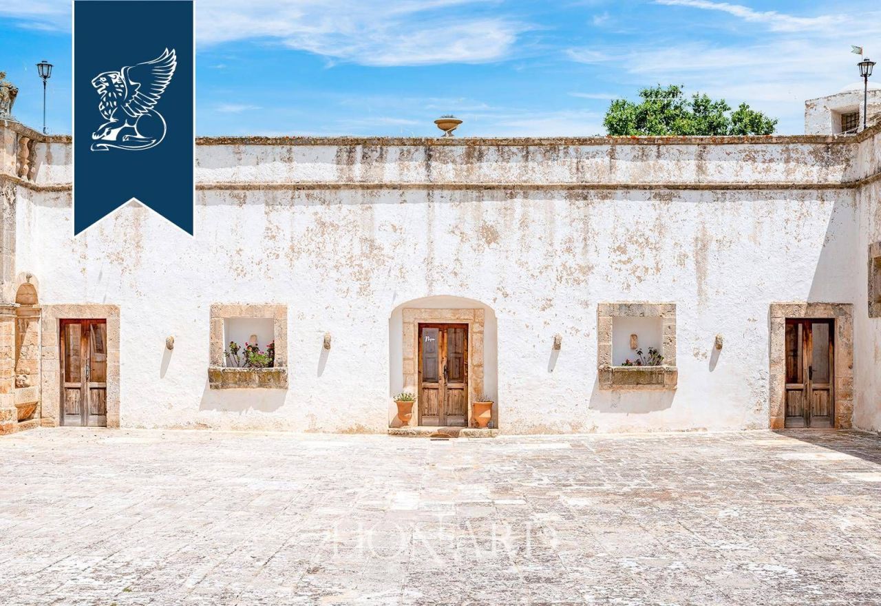 Вилла в Таранто, Италия, 3 850 м² - фото 8