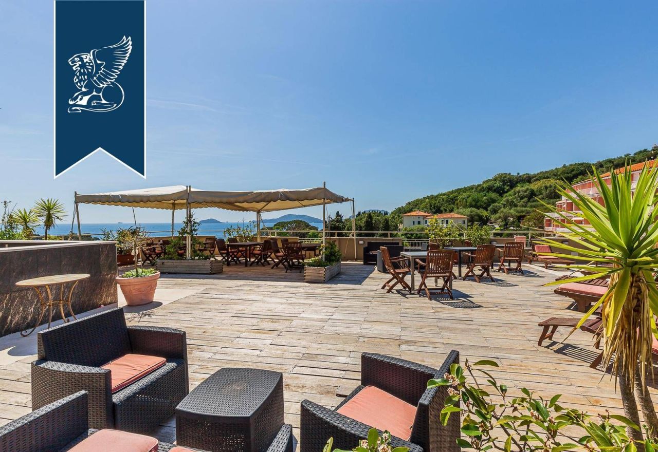 Отель, гостиница в Леричи, Италия, 1 400 м² - фото 7