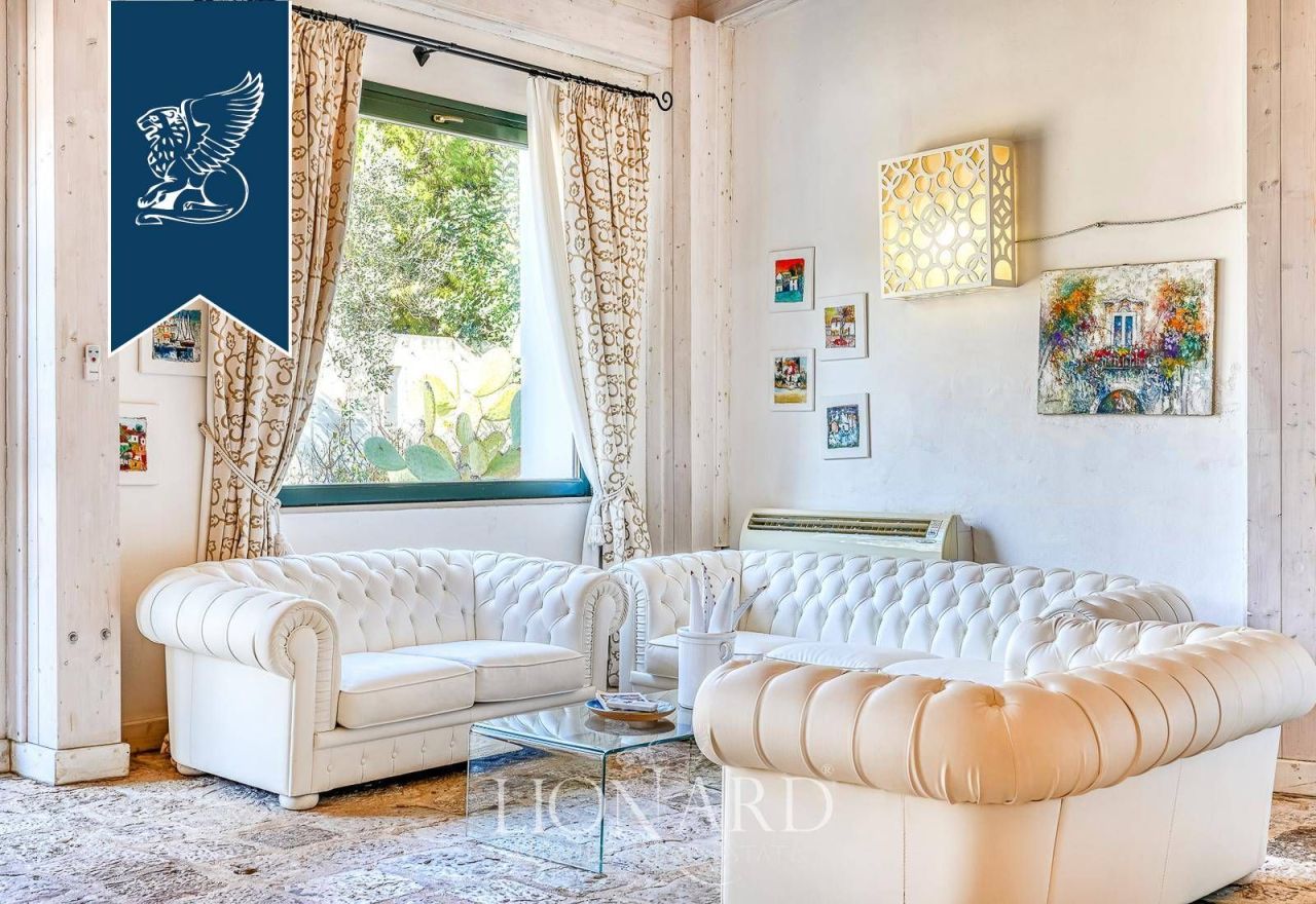 Вилла в Монополи, Италия, 4 900 м² - фото 7