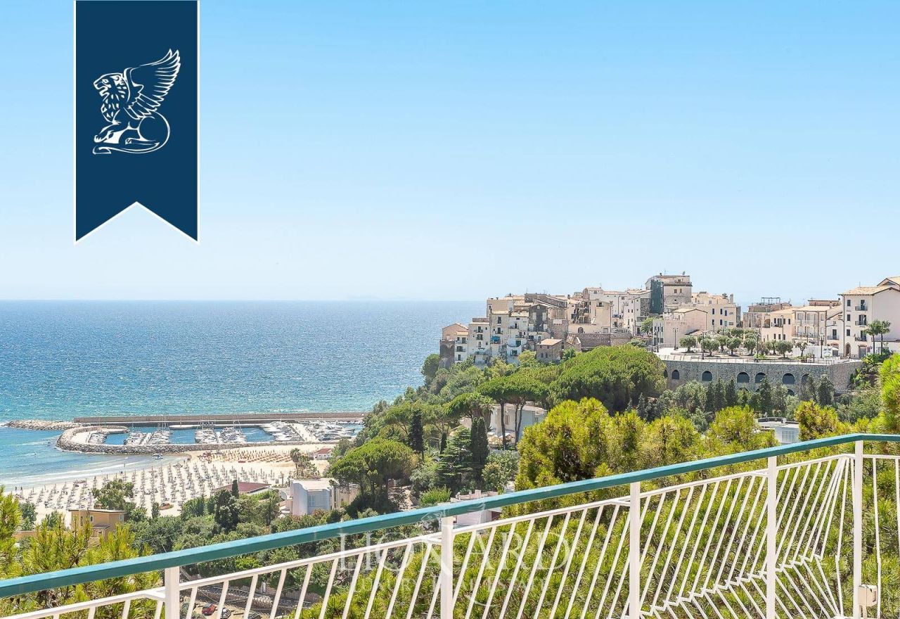 Вилла в Сперлонге, Италия, 615 м² - фото 7