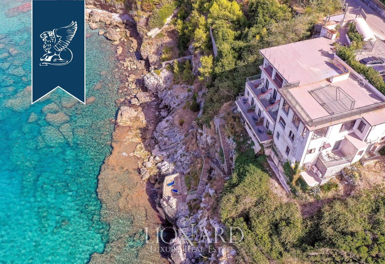 Отель, гостиница в Салерно, Италия, 1 000 м² - фото 7