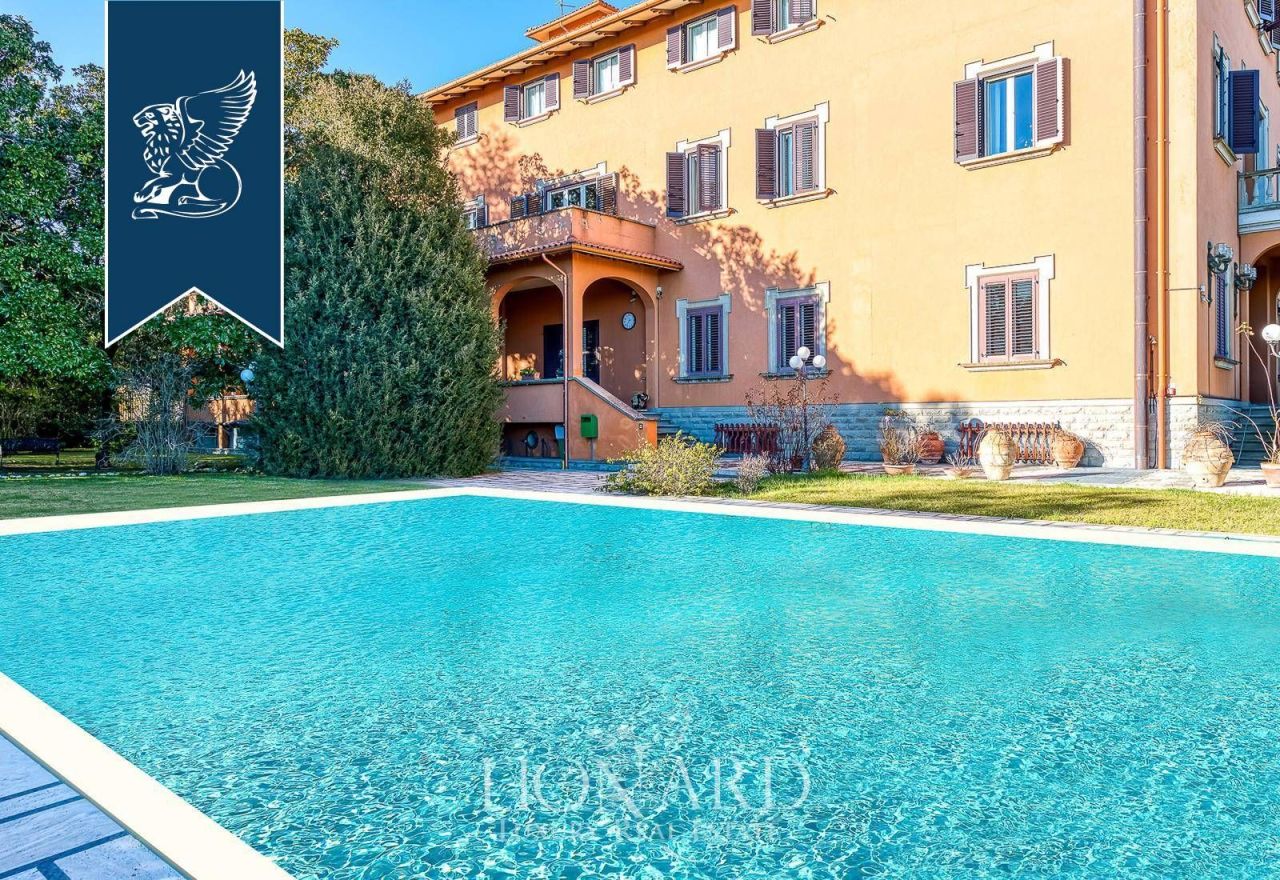 Вилла в Корчано, Италия, 2 500 м² - фото 7