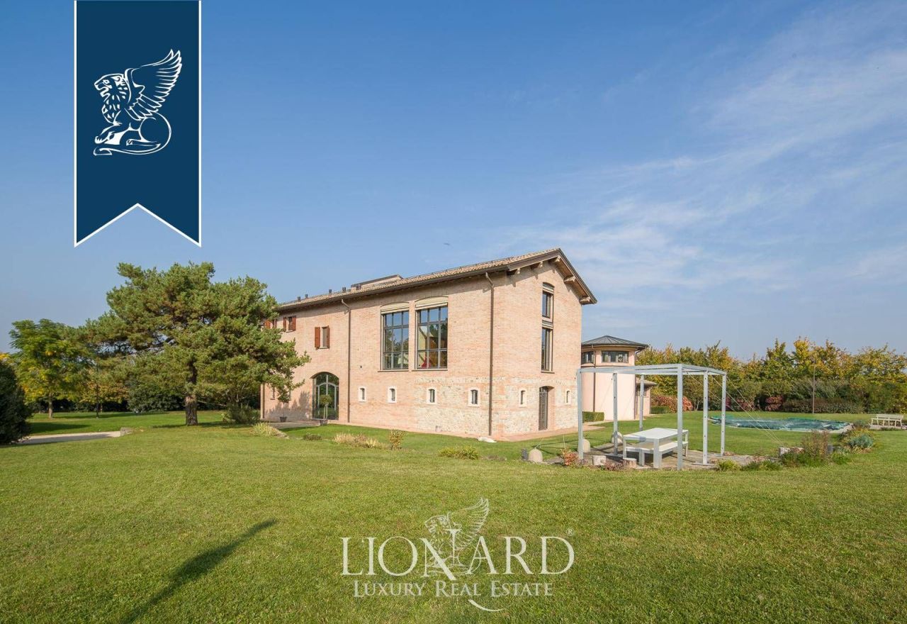 Вилла в Реджо-Эмилии, Италия, 800 м² - фото 7