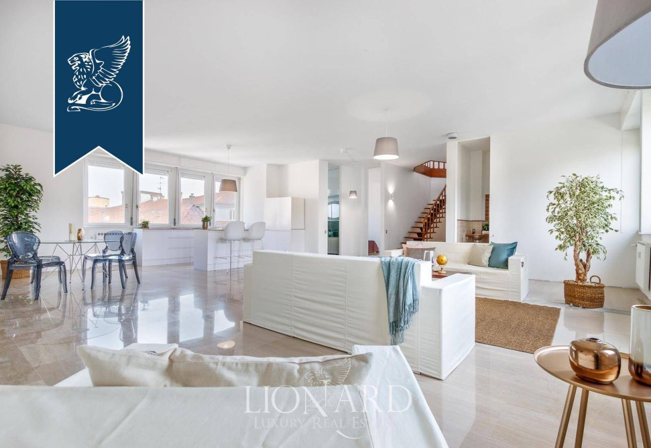 Апартаменты в Бергамо, Италия, 435 м² - фото 8