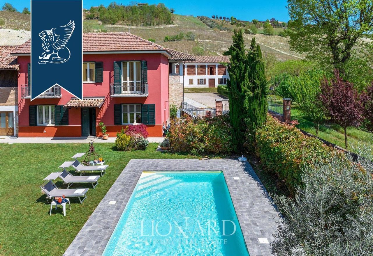 Ферма в Асти, Италия, 1 000 м² - фото 7