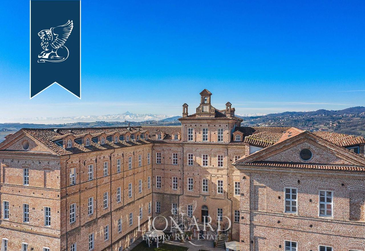 Замок в Турине, Италия, 10 550 м² - фото 7