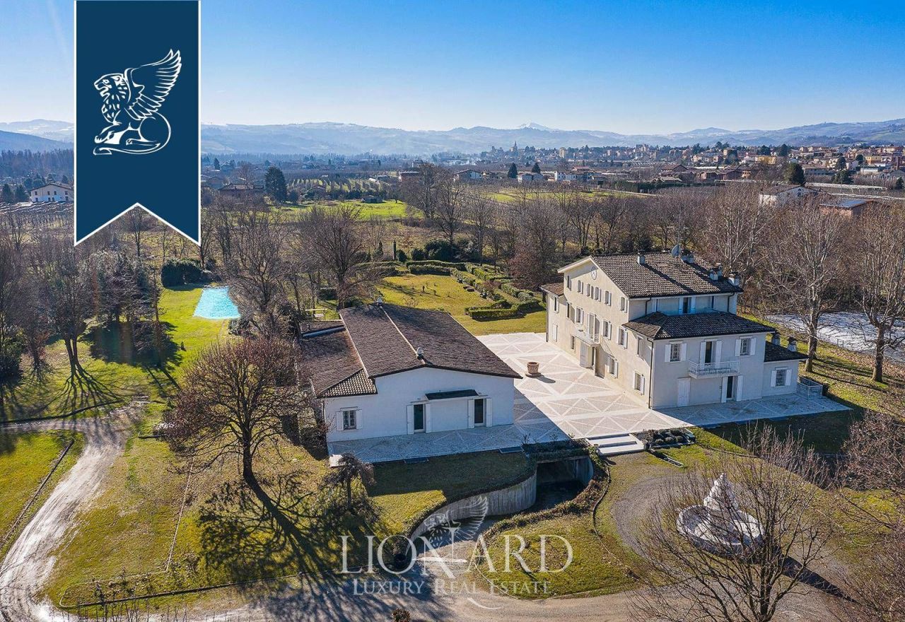 Вилла в Модене, Италия, 1 700 м² - фото 7