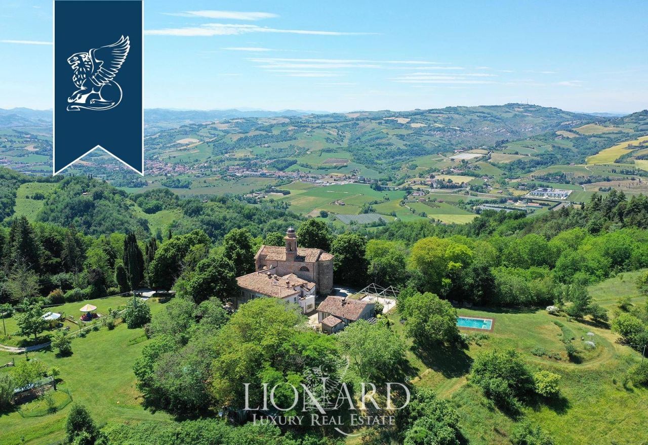 Замок в Форли-Чезене, Италия, 1 000 м² - фото 7