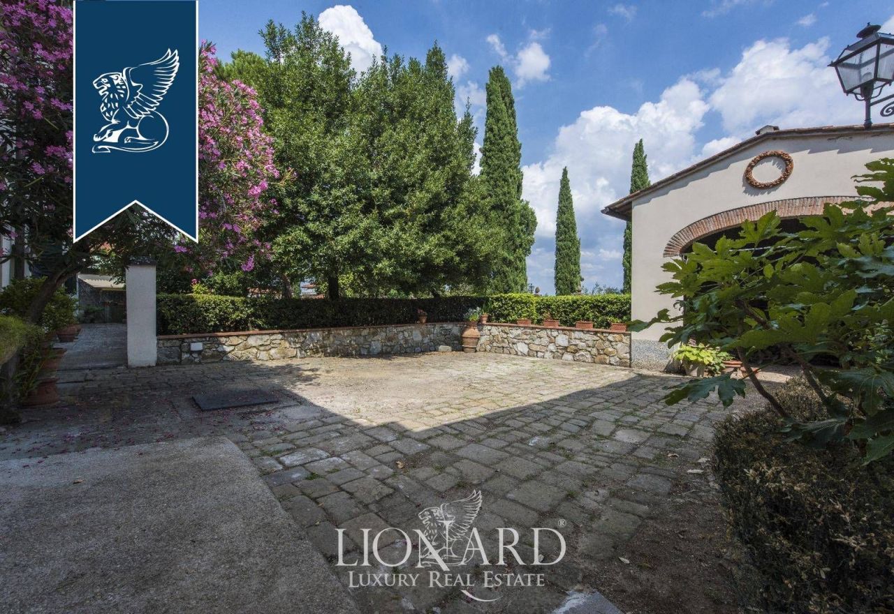 Вилла в Прато, Италия, 1 000 м² - фото 8