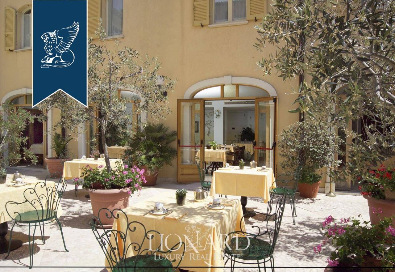 Отель, гостиница в Сполето, Италия, 3 110 м² - фото 7