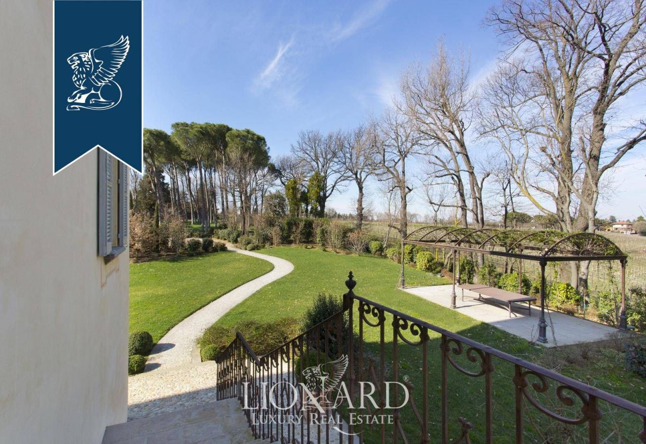 Вилла в Болонье, Италия, 1 050 м² - фото 7