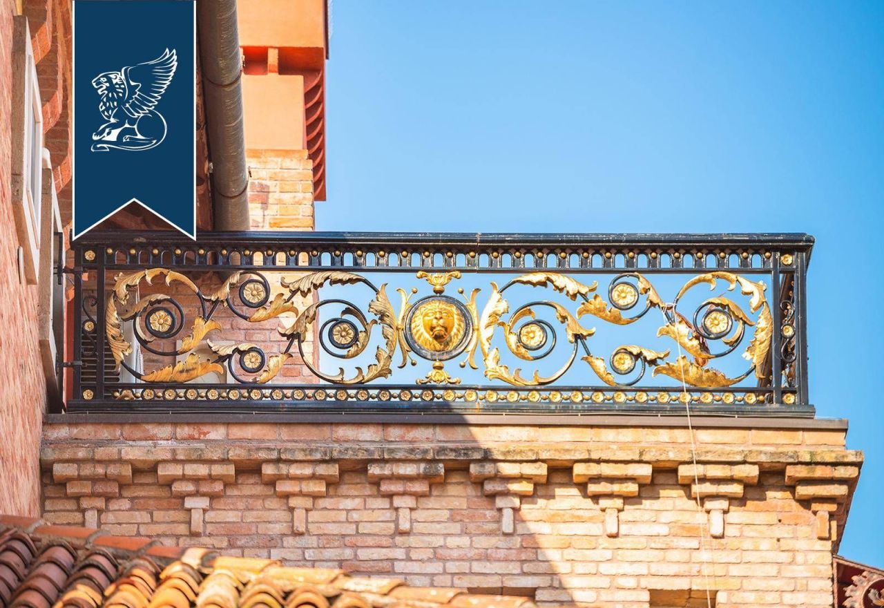 Вилла в Венеции, Италия, 800 м² - фото 9