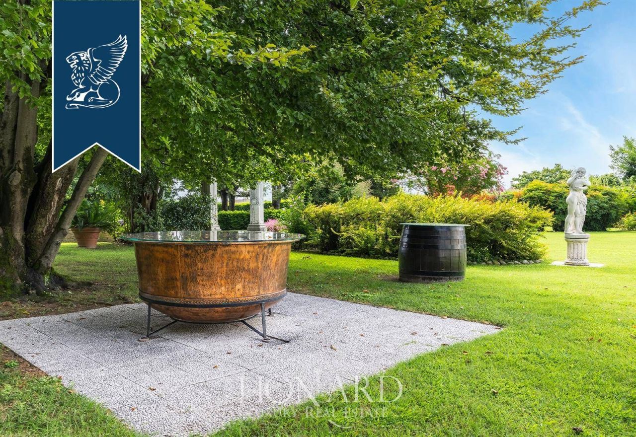 Вилла в Порденоне, Италия, 2 300 м² - фото 9