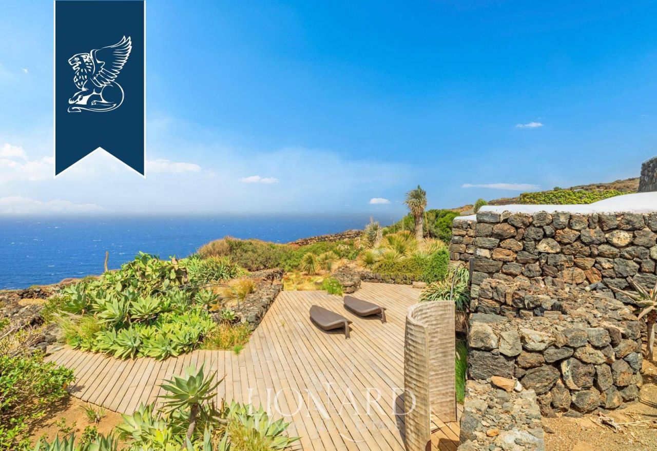 Вилла на о-ве Пантеллерия, Италия, 200 м² - фото 9