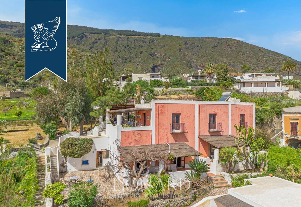 Вилла в Мессине, Италия, 300 м² - фото 9