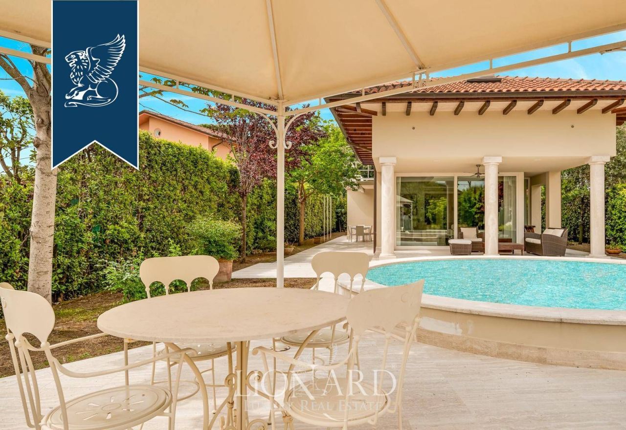 Вилла в Форте деи Марми, Италия, 300 м² - фото 9