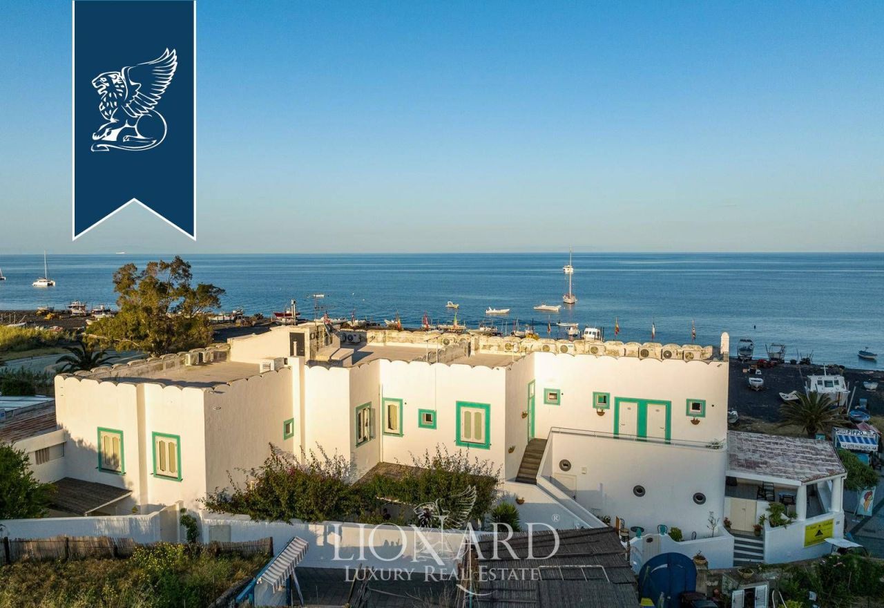 Отель, гостиница на Липари, Италия, 1 200 м² - фото 9