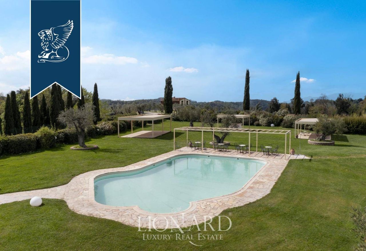 Ферма в Понтедере, Италия, 2 100 м² - фото 9