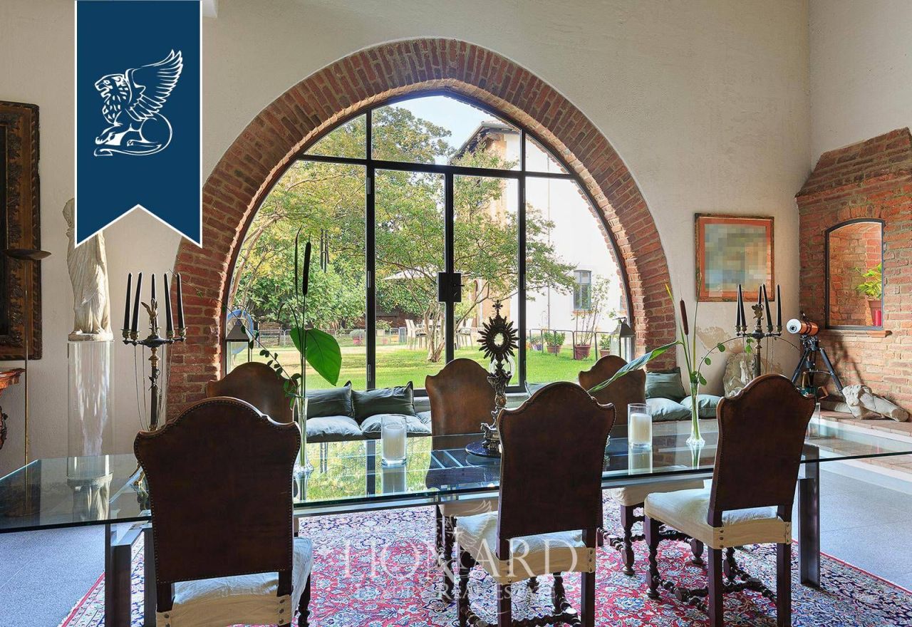 Замок в Павии, Италия, 2 600 м² - фото 9