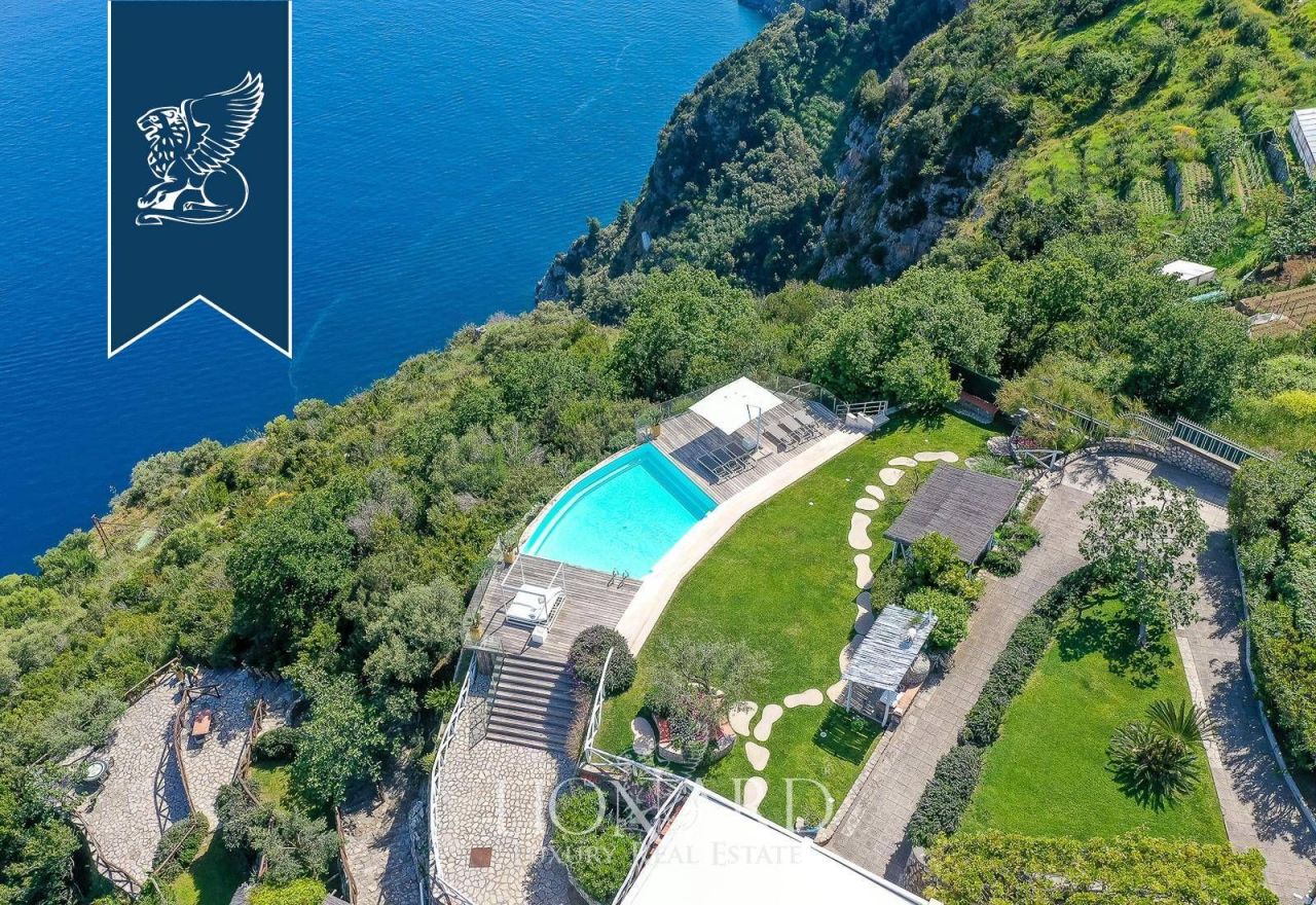 Вилла в Неаполе, Италия, 300 м² - фото 9