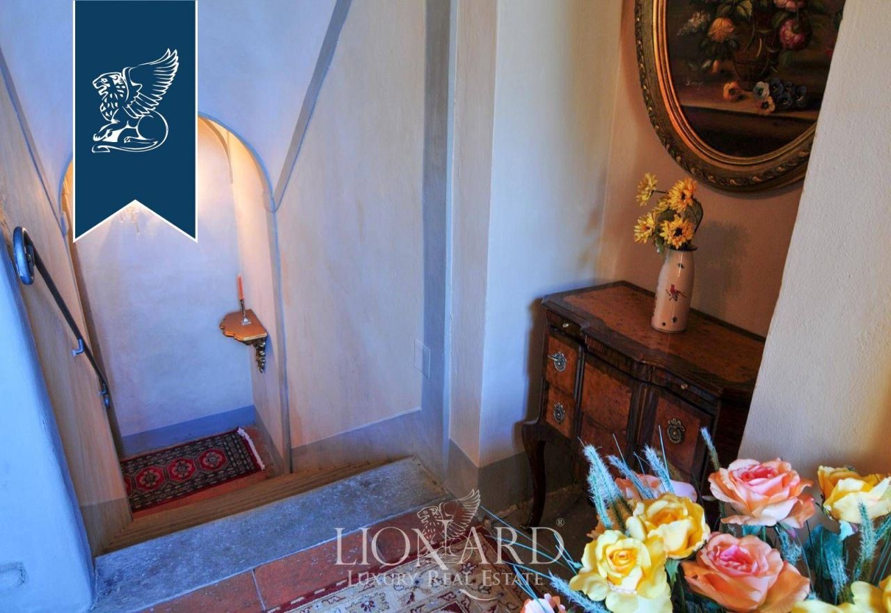 Вилла в Ареццо, Италия, 2 000 м² - фото 9