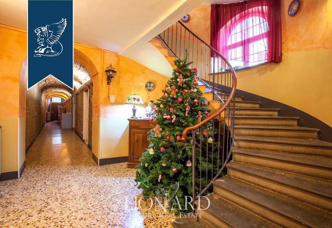 Ферма в Монце, Италия, 3 000 м² - фото 9