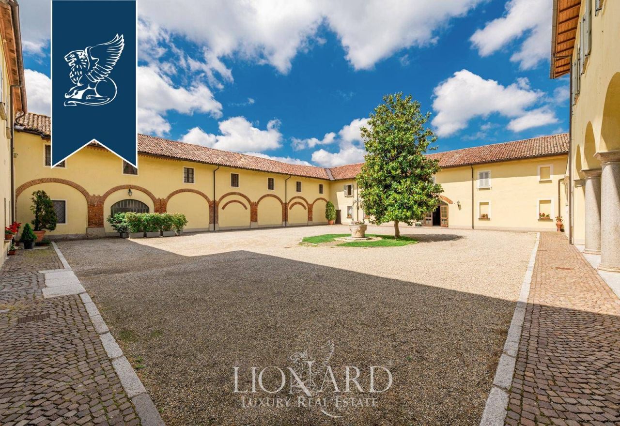 Ферма в Павии, Италия, 2 000 м² - фото 9