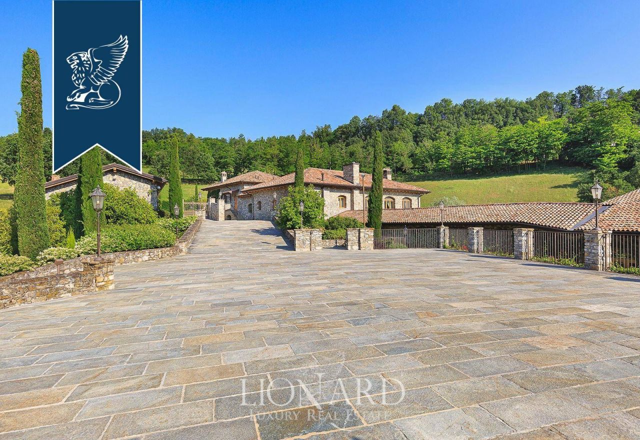 Замок в Пьяченце, Италия, 2 785 м² - фото 9