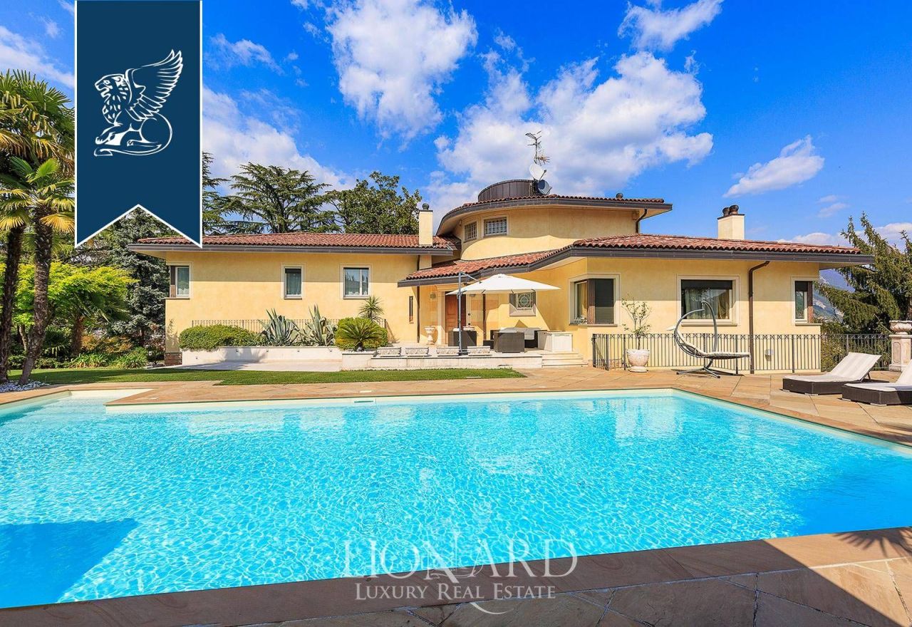 Вилла в Бергамо, Италия, 710 м² - фото 9